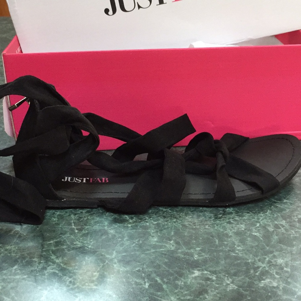 Women’s size 8 strappy sandals - Picture 2 of 2